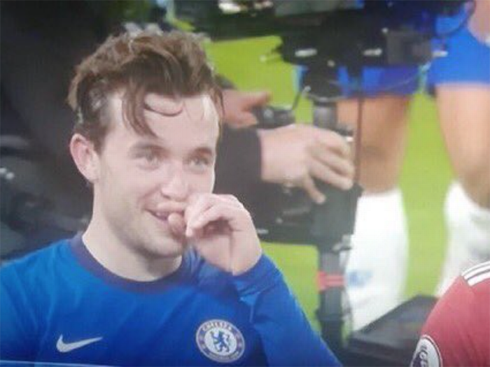 Fan Chelsea nổi điên với 1 hành động của Ben Chilwell với Luke Shaw - Bóng Đá