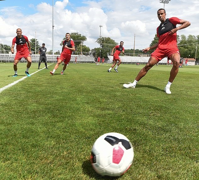 Ảnh Liverpool tập (Daily Mail) - Bóng Đá