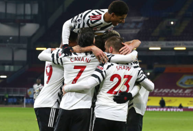 CĐV Barcelona biểu tình bên ngoài SVĐ Nou Camp - Bóng Đá