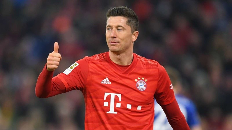 Robert Lewandowski picks just ONE Premier League star in his five favourite strikers - Bóng Đá