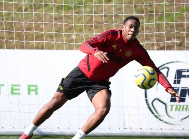 Ảnh Martial + Fernandes thắng Fred + Pereira banh bàn - Bóng Đá