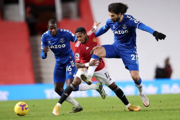 Đã đến lúc Solskjaer công bằng hơn với Van de Beek - Bóng Đá