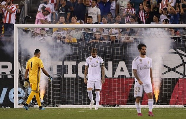 Inside Tottenham Hotspur Stadium’s makeshift coronavirus testing operation where brave nurses test 70 people per day - Bóng Đá