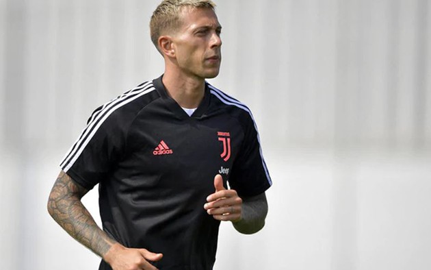 Ronaldo, De Ligt và đồng đội miệt mài 'luyện công' cùng Sarri - Bóng Đá