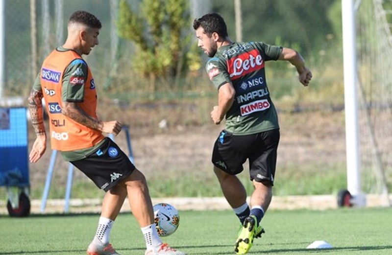 Ảnh: Napoli tập luyện trước trận đấu đầu tiên - Bóng Đá