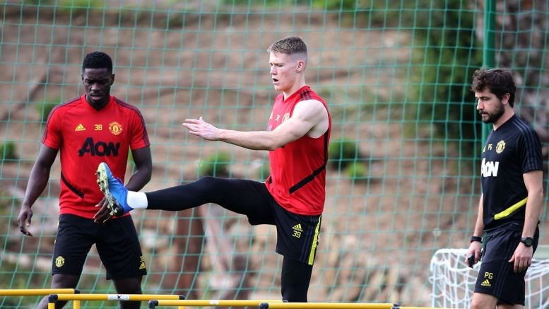 Ảnh Man Utd tới sân tập - Bóng Đá