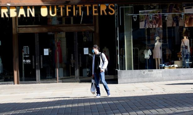  this is the new normal in Manchester during coronavirus lockdown - Bóng Đá