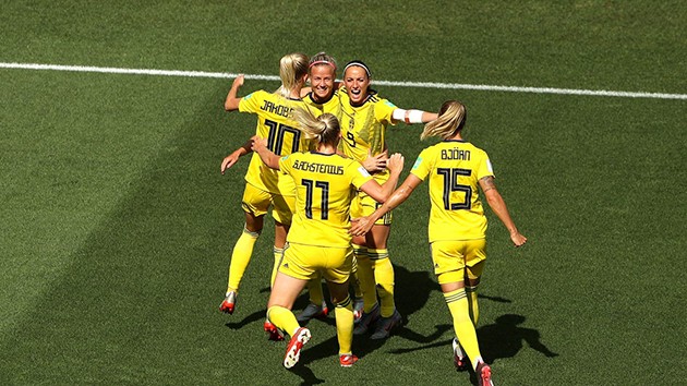 bài ảnh trận: Nữ Anh thua Thụy Điển (sáng lên) - Bóng Đá