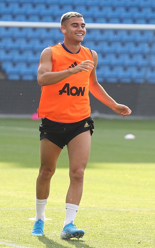 Man Utd tập luyện - Bóng Đá