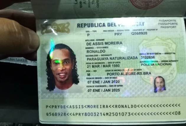 Ronaldinho đã ăn chơi trác táng ra sao? - Bóng Đá