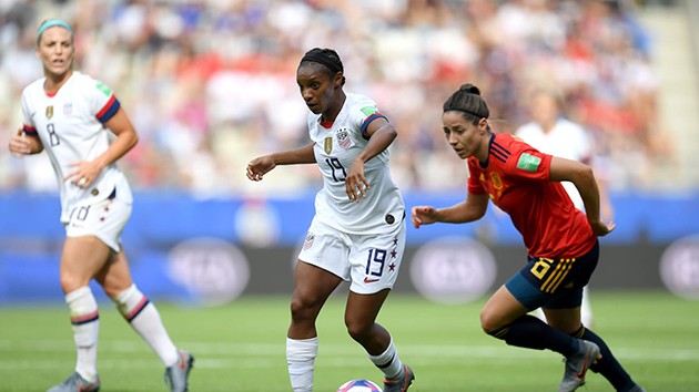 5 điểm nhấn vòng 19 V-League: Vòng đấu Fergie Time, Hà Nội lấy lại ngôi đầu - Bóng Đá