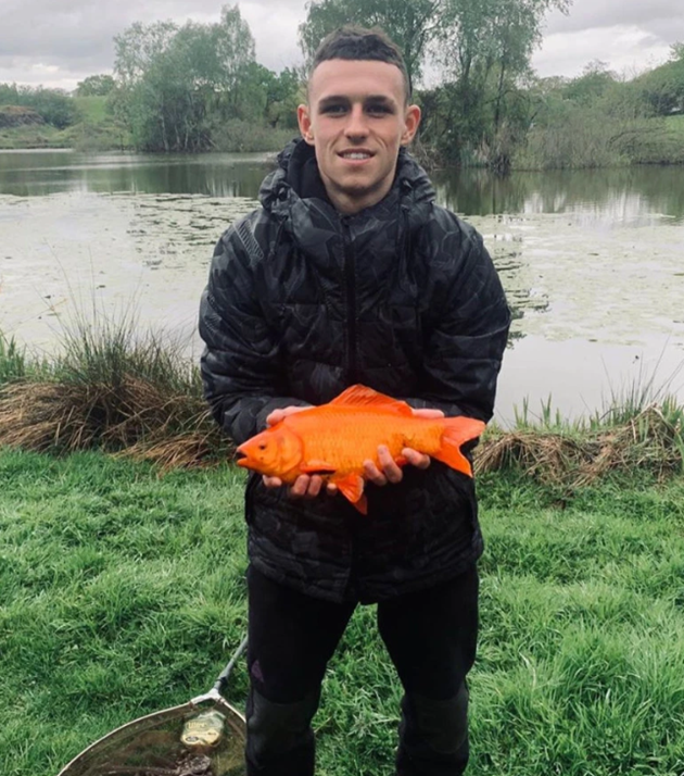 PHIL-ING GOOD Phil Foden became a dad at 18 with childhood sweetheart Rebecca Cooke and bought a £2m home for his parents - Bóng Đá