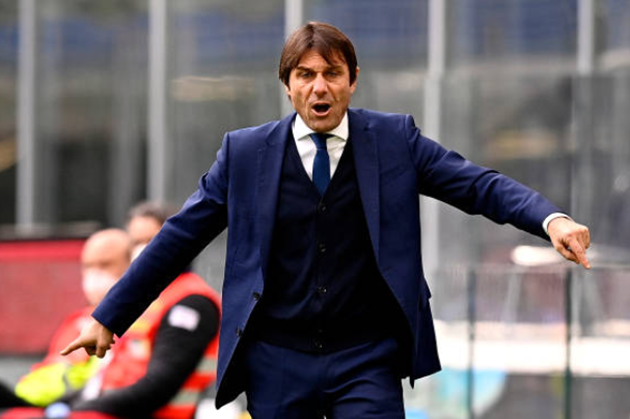 Conte nổi điên chửi mắng 