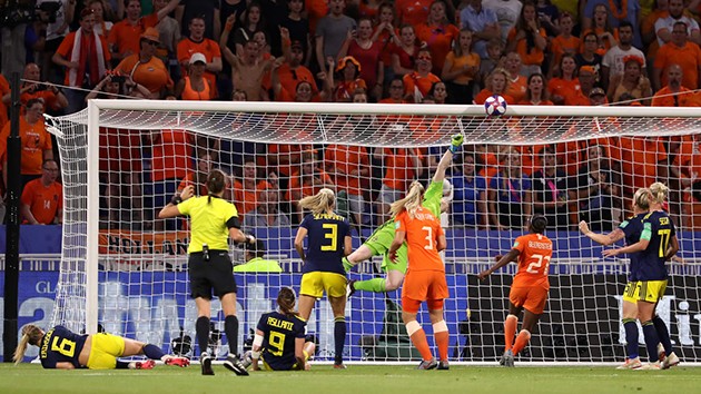 Anthony Martial equals Cristiano Ronaldo's record after Man City win - Bóng Đá