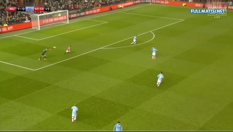 Trong cùng 1 đêm, Ederson và Benzema 