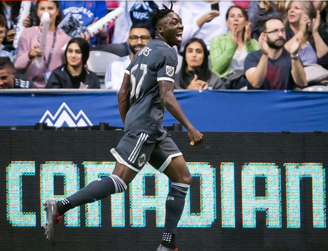 Alphonso Davies was born in a refugee camp, fled to Canada and helped Bayern Munich destroy Chelsea in Champions League - Bóng Đá