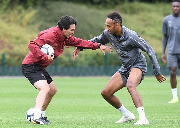 Chuyển nhượng Arsenal: Emery nhắm 