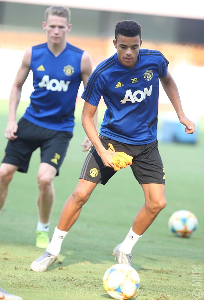 Ghi 2 bàn từ chấm phạt cố định, các sao U22 Việt Nam ghi điểm với thầy Park - Bóng Đá