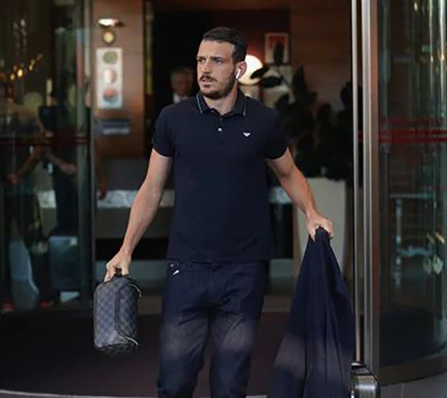 Dàn sao Azzurri đẹp trai lên đường đi Armenia (Ảnh) - Bóng Đá