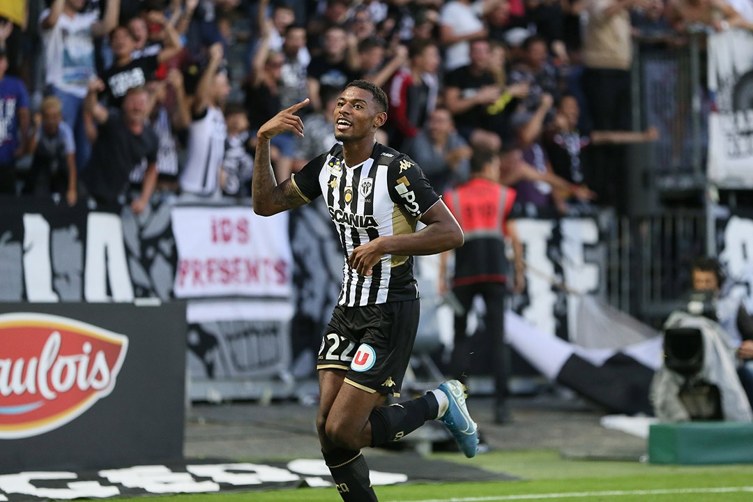 Jeff Reine-Adélaïde gia nhập Lyon - Bóng Đá