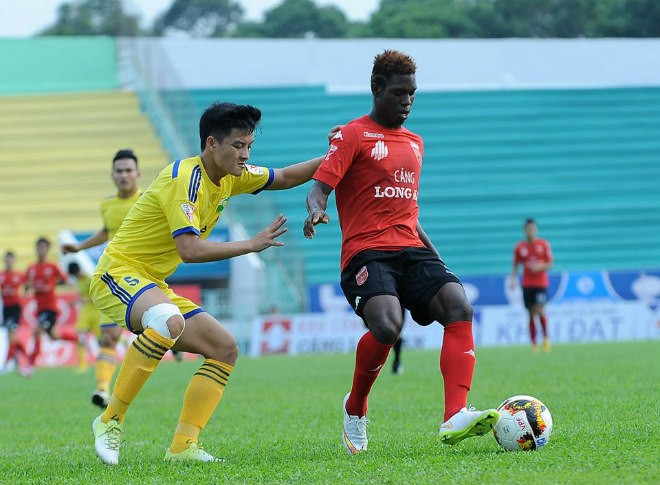 Lee Nguyễn chú ý, V-League không phải mảnh đất lành với cầu thủ gốc Mỹ - Bóng Đá