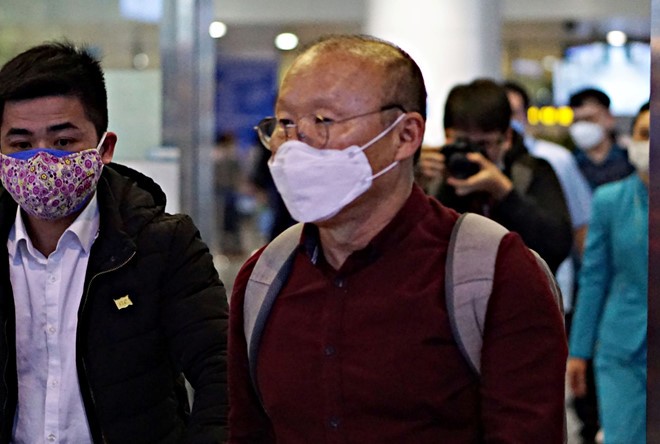 HLV Park Hang-seo trở lại Việt Nam và những nỗi lo cho đại chiến Malaysia - Bóng Đá