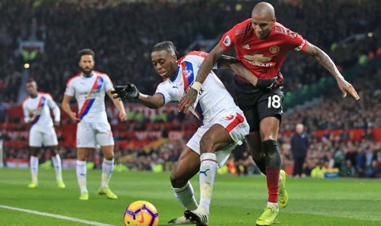 Manchester United's deal to sign Aaron Wan-Bissaka will make him the 6th most expensive defender in football history - Bóng Đá