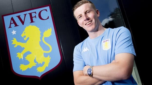 VILLA SIGN ENGELS - Bóng Đá