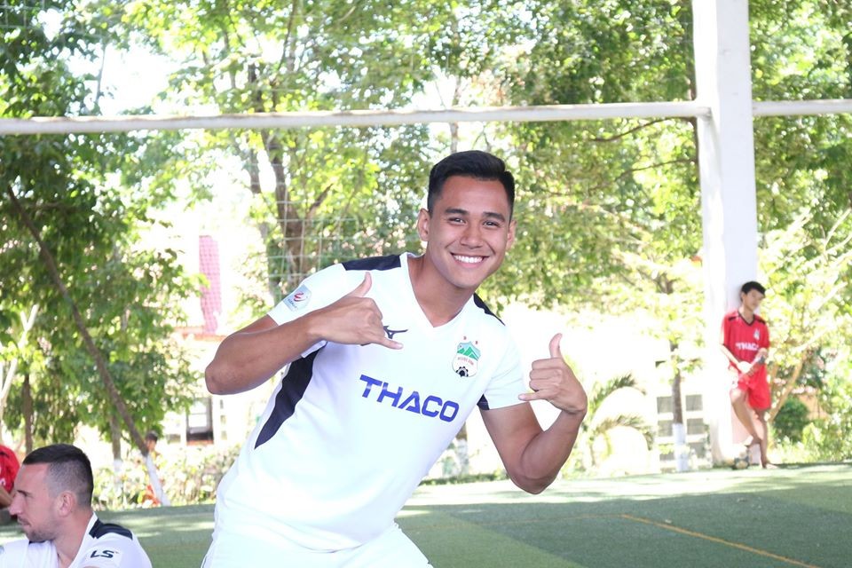 Tuấn Anh, Văn Toàn tươi rói trong ngày HAGL ra mắt áo đấu 2020 - Bóng Đá