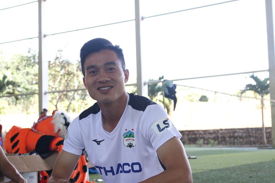Tuấn Anh, Văn Toàn tươi rói trong ngày HAGL ra mắt áo đấu 2020 - Bóng Đá