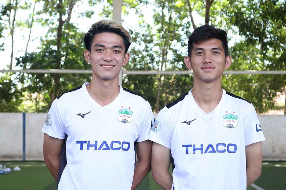 Tuấn Anh, Văn Toàn tươi rói trong ngày HAGL ra mắt áo đấu 2020 - Bóng Đá