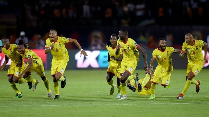 Vắng HLV Sarri, dàn sao Juventus vẫn miệt mài tập luyện - Bóng Đá