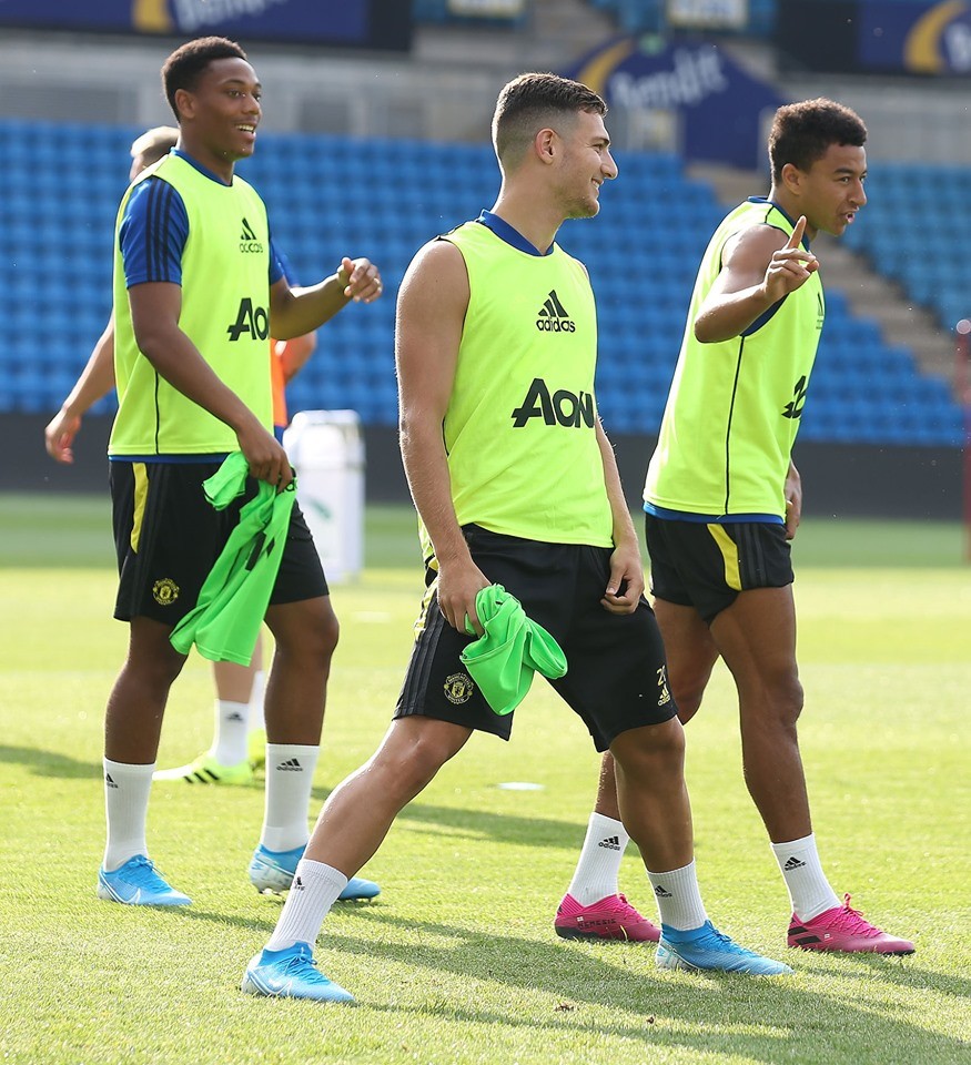 Man Utd tập luyện - Bóng Đá