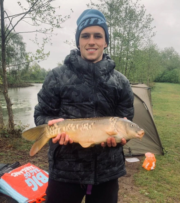 PHIL-ING GOOD Phil Foden became a dad at 18 with childhood sweetheart Rebecca Cooke and bought a £2m home for his parents - Bóng Đá