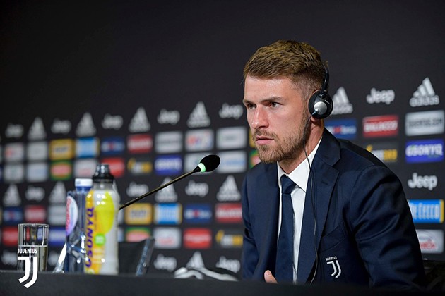 (ảnh) Aaron Ramsey trầm trồ trước kho thành tích vĩ đại của Juventus - Bóng Đá