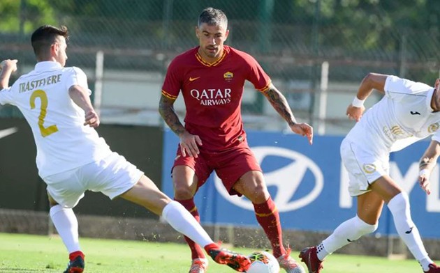 Sao trẻ 19 tuổi chính thức có màn ra mắt Napoli - Bóng Đá