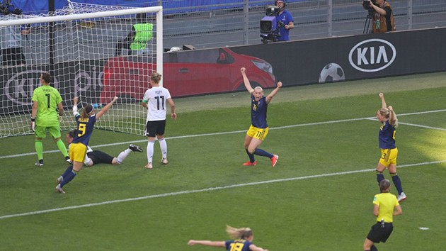 Thua ngược cay đắng, cựu vương nói lời chia tay World Cup - Bóng Đá