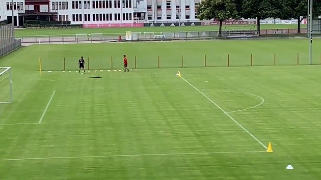 Arjen Robben training at Säbener Straße today, with a trademark goal - Bóng Đá