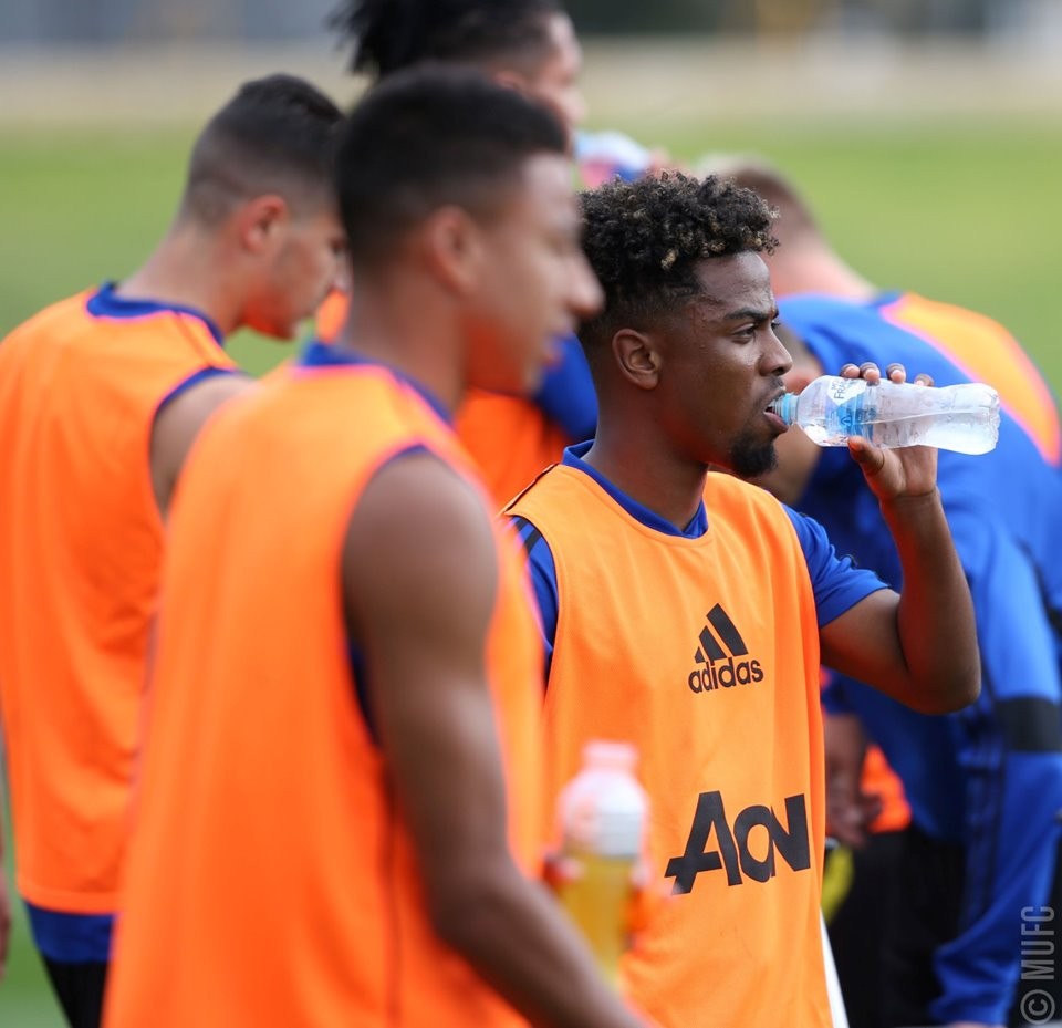 Wan-Bissaka tập cùng Man Utd  - Bóng Đá