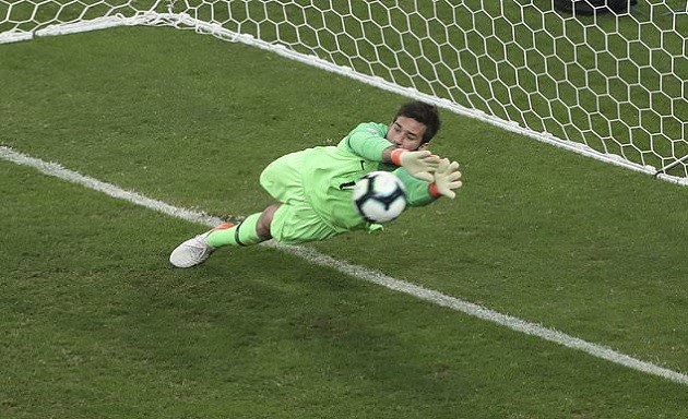 Neymar trains with PSG teammates as Kylian Mbappe struggles with sore throat - Bóng Đá