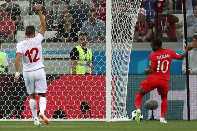 Raheem Sterling và những pha bỏ lỡ chỉ muốn 