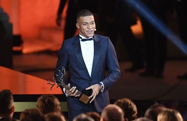 Ở tuổi 21, Mbappe đang khiến cả thế giới dưới chân mình - Bóng Đá
