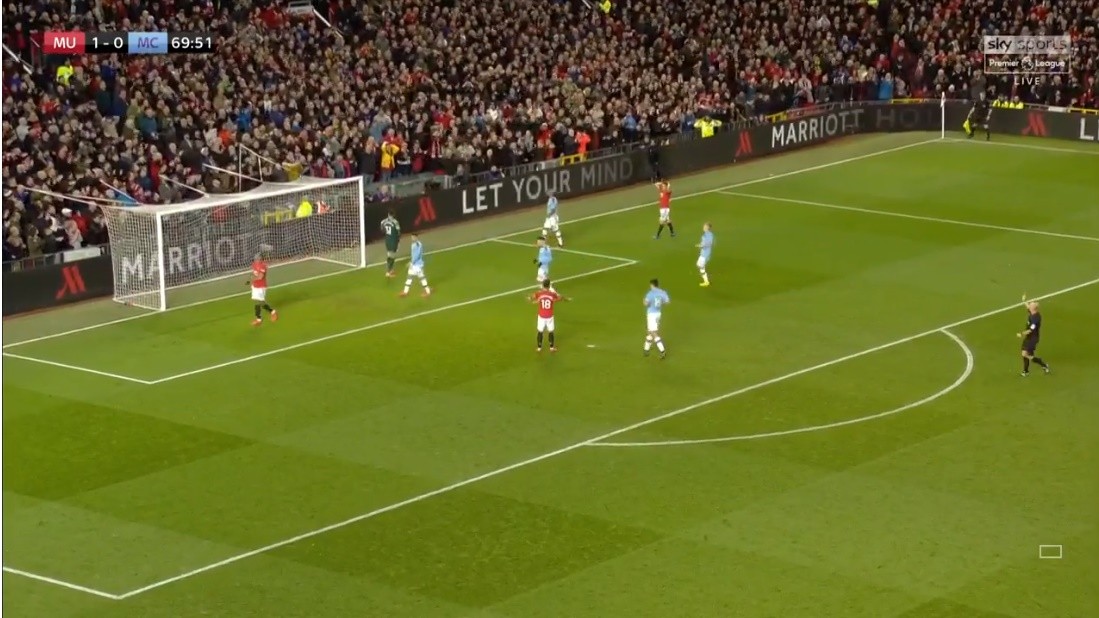 20 hình ảnh thú vị trận derby Manchester: 'Đam mê' United là bất diệt! - Bóng Đá