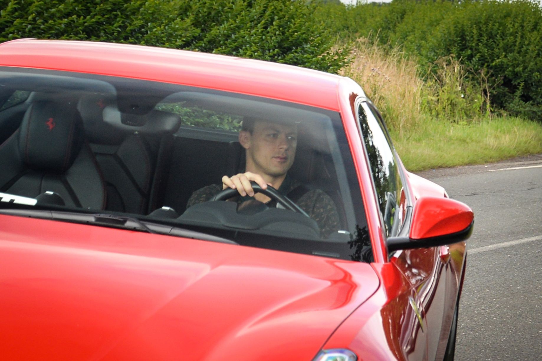 Manchester United players arrive at Carrington on deadline day - Bóng Đá