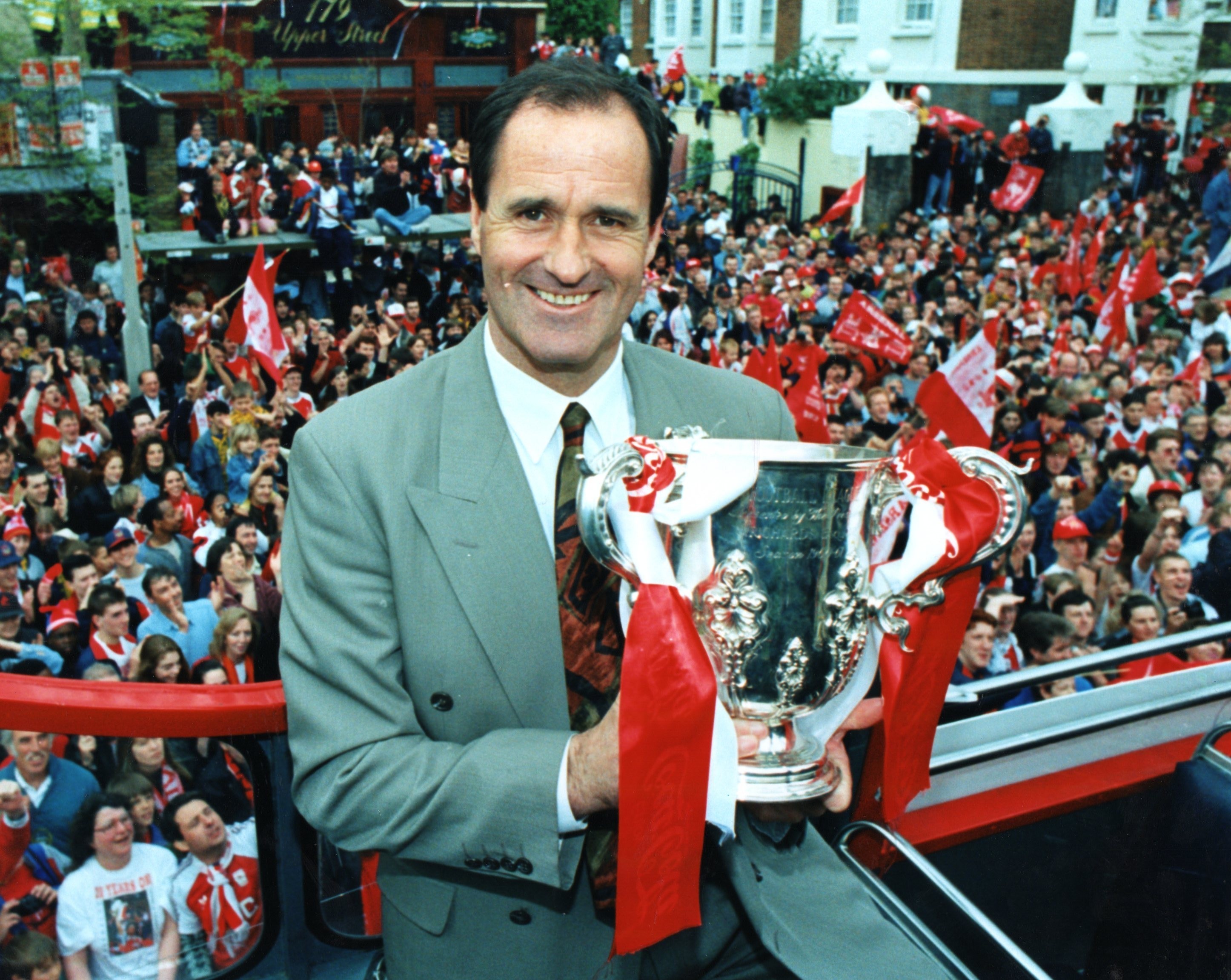 Arsenal's Bukayo Saka could become 8th player to swap Gunners for Man Utd - Bóng Đá