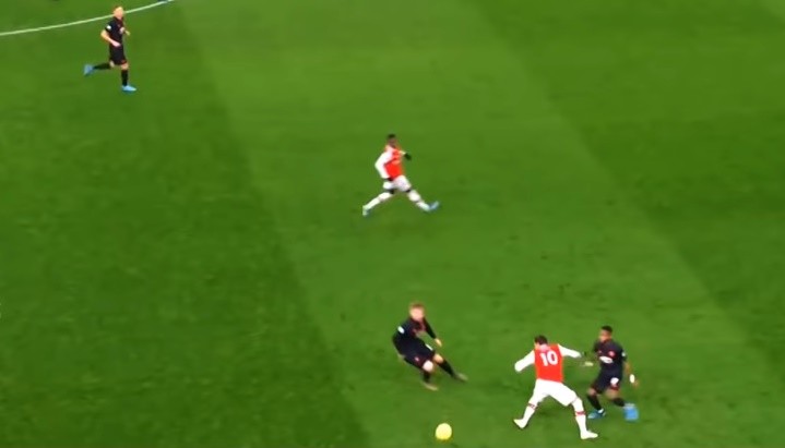 10 khoảnh khắc cực chất của Fred mùa này: Thánh 'nutmeg'! - Bóng Đá