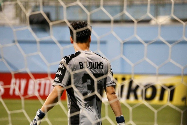 HLV thủ môn CLB TP.HCM: Hiện tại Tiến Dũng không phải lựa chọn số 1 - Bóng Đá