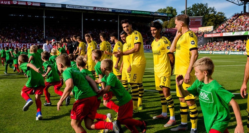 Giao hữu từ thiện: Dortmund đè bẹp Cottbus 5 bàn  - Bóng Đá