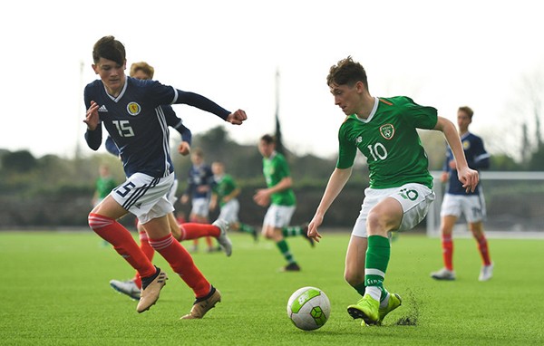Louie Barry - sao mai 17 tuổi sút tung lưới Liverpool là ai? - Bóng Đá