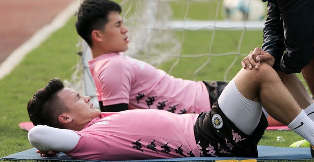 CLB Hà Nội nhận hung tin từ 2 tuyển thủ ĐT Việt Nam trước trận tranh Siêu Cúp - Bóng Đá